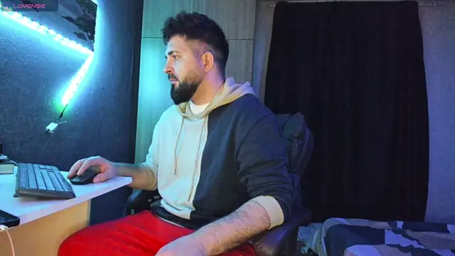 Snapshot of Eduu2322 chatting on 03.17.25 Eduu2322 online show from 03.17.25