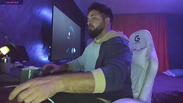 Snapshot of Eduu2322 chatting on 10.07.25 Eduu2322 online show from 10.07.25