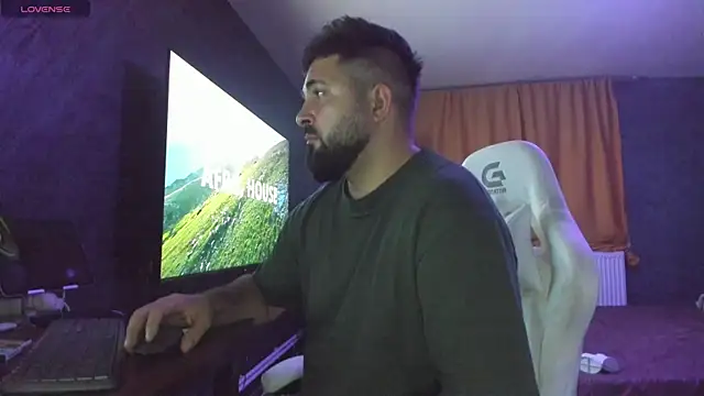 Snapshot of Eduu2322 chatting on 11.07.25 Eduu2322 online show from 11.07.25