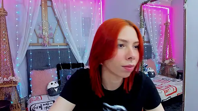 Snapshot of laura_olssen chatting on 03.10.25 laura olssen online show from 03.10.25