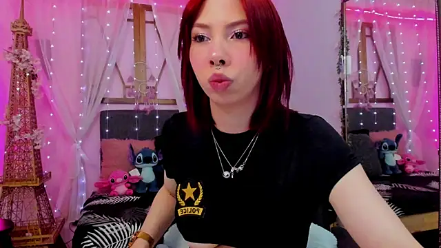 Snapshot of laura_olssen chatting on 09.18.25 laura olssen online show from 09.18.25