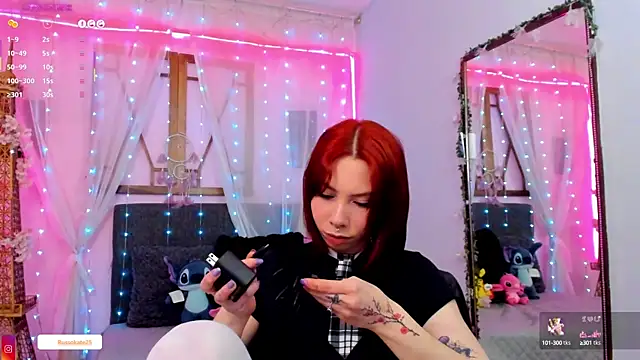 Snapshot of laura_olssen chatting on 09.26.25 laura olssen online show from 09.26.25