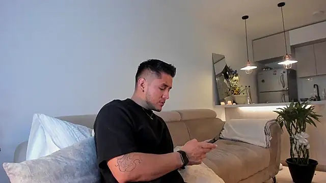 Snapshot of Chriskyle_ chatting on 03.04.25 Chriskyle  online show from 03.04.25