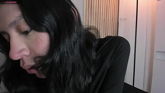 Snapshot of AdammClark1 chatting on 12.11.24 AdammClark1 online show from 12.11.24