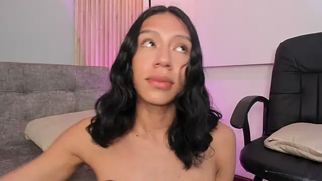 Snapshot of AdammClark1 chatting on 12.31.24 AdammClark1 online show from 12.31.24