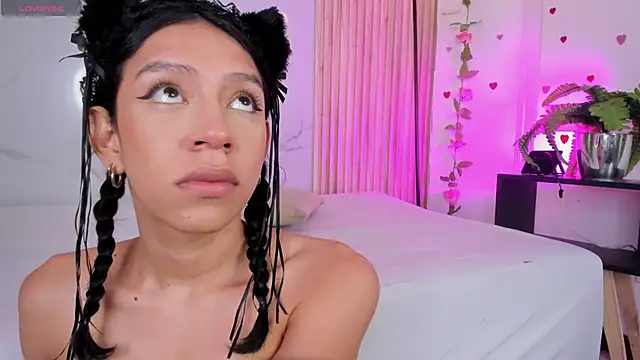 Snapshot of AdammClark1 chatting on 03.20.25 AdammClark1 online show from 03.20.25