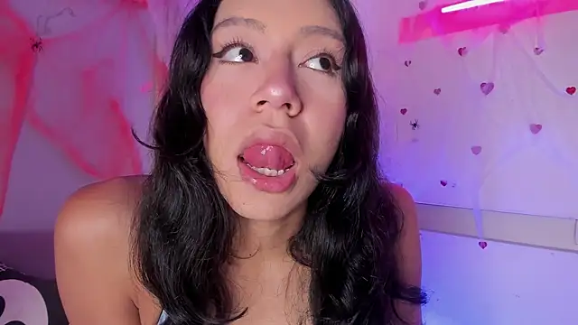 Snapshot of AdammClark1 chatting on 10.27.25 AdammClark1 online show from 10.27.25