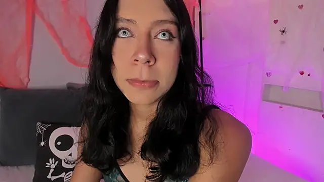 Snapshot of AdammClark1 chatting on 10.29.25 AdammClark1 online show from 10.29.25