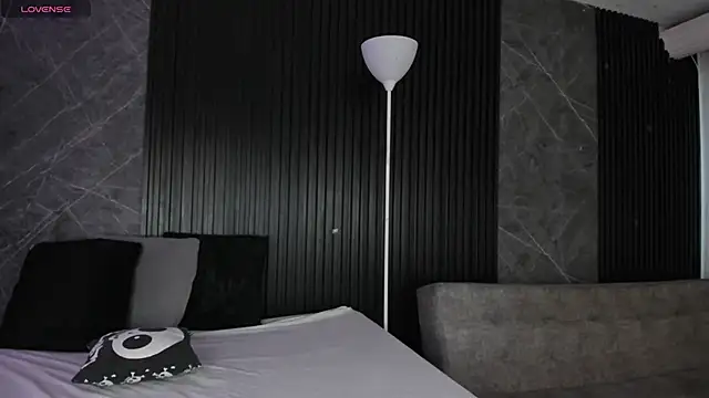 Snapshot of AdammClark1 chatting on 11.06.25 AdammClark1 online show from 11.06.25