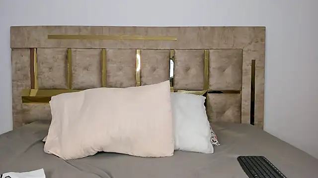 Snapshot of thecrazyadamss_ chatting on 10.04.25 thecrazyadamss online show from 10.04.25