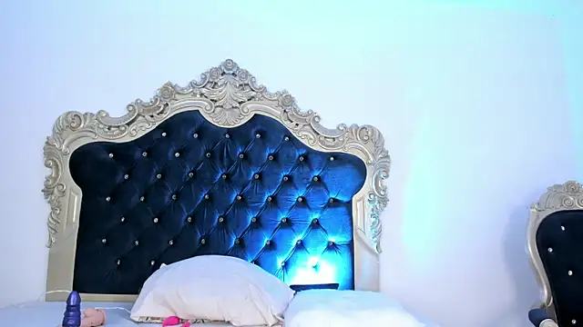 Snapshot of thecrazyadamss_ chatting on 10.31.25 thecrazyadamss online show from 10.31.25