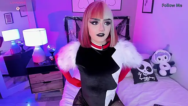 Liza Sweett online show from 10.31.25