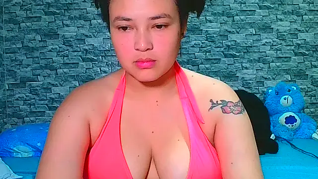 Snapshot of vanellope12 chatting on 11.01.25 vanellope12 online show from 11.01.25