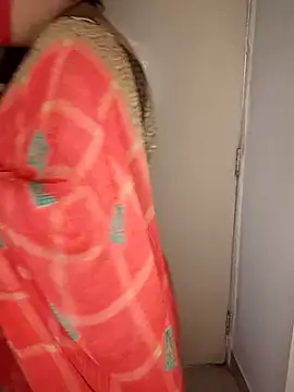 Snapshot of Love-priya chatting on 12.14.24 Love-priya online show from 12.14.24