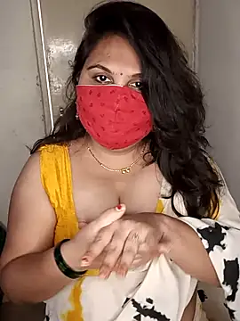 Snapshot of Love-priya chatting on 02.08.25 Love-priya online show from 02.08.25