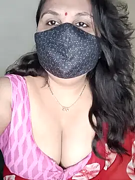 Snapshot of Love-priya chatting on 02.22.25 Love-priya online show from 02.22.25