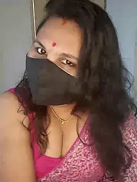 Snapshot of Love-priya chatting on 02.23.25 Love-priya online show from 02.23.25