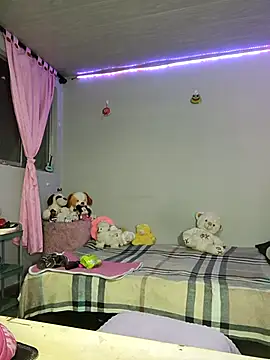 KATYGONZALEZ online show from 02.22.25