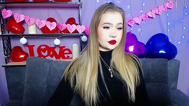 Snapshot of StacyYellig chatting on 02.13.25 StacyYellig online show from 02.13.25