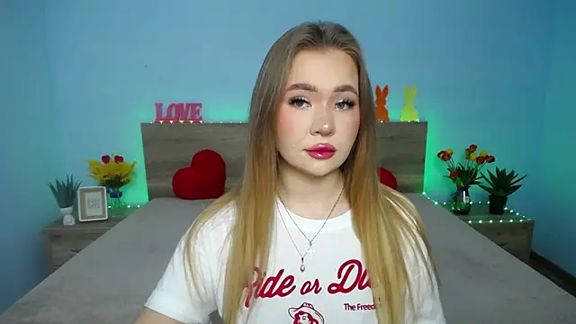 Snapshot of StacyYellig chatting on 03.10.25 StacyYellig online show from 03.10.25