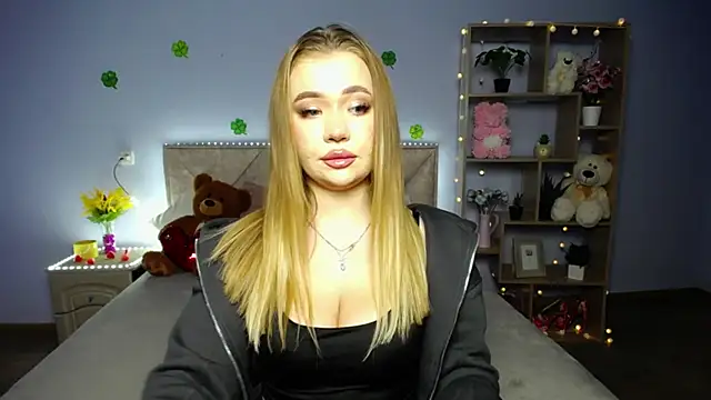 Snapshot of StacyYellig chatting on 03.17.25 StacyYellig online show from 03.17.25