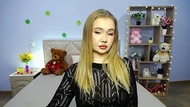 Snapshot of StacyYellig chatting on 03.18.25 StacyYellig online show from 03.18.25