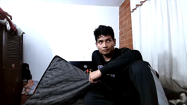 Snapshot of AngelinaPaker chatting on 12.13.24 AngelinaPaker online show from 12.13.24