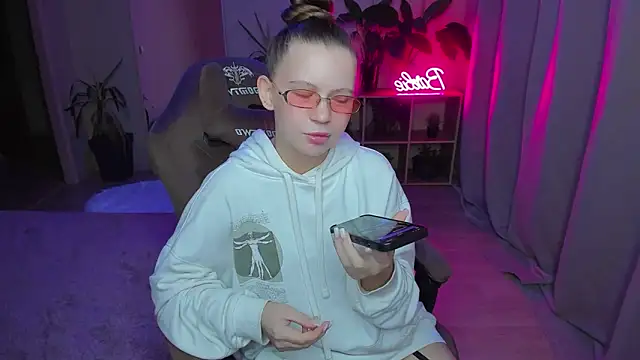 HelloRoxy online show from 12.03.24