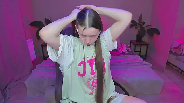 HelloRoxy online show from 12.18.24