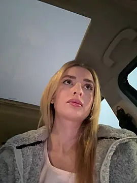 Snapshot of EvieEvans chatting on 12.29.24 EvieEvans online show from 12.29.24