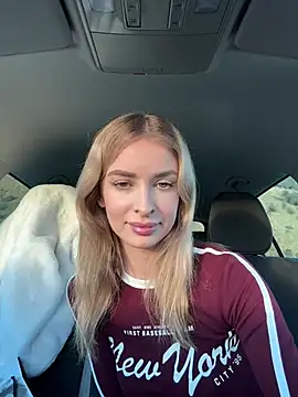 Snapshot of EvieEvans chatting on 02.03.25 EvieEvans online show from 02.03.25