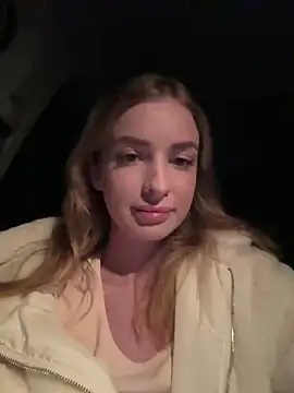 Snapshot of EvieEvans chatting on 02.14.25 EvieEvans online show from 02.14.25