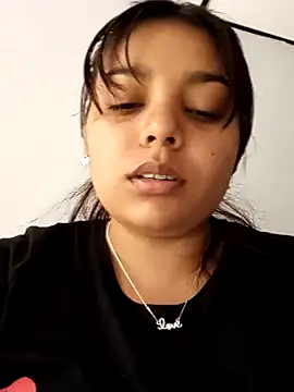 Snapshot of stefanie010 chatting on 12.29.24 stefanie010 online show from 12.29.24