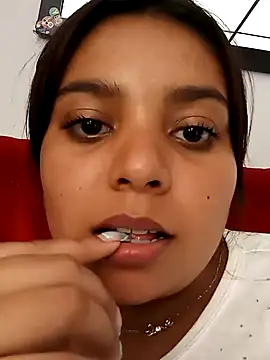 Snapshot of stefanie010 chatting on 01.21.25 stefanie010 online show from 01.21.25