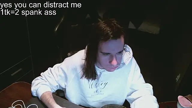 izilizi 23 online show from 12.08.24