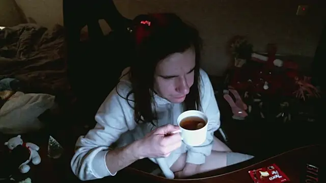 izilizi 23 online show from 12.13.24