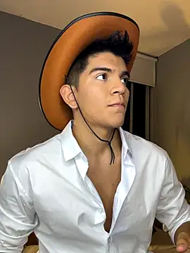 santiago 01 online show from 11.01.25