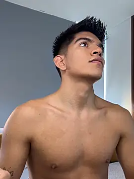 santiago 01 online show from 11.13.25