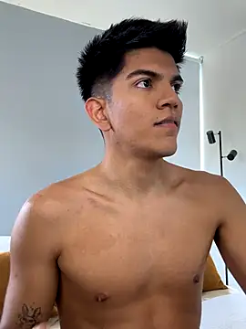 santiago 01 online show from 12.03.25