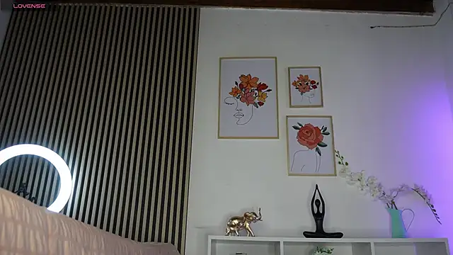 LillyDolls23 online show from 09.17.25