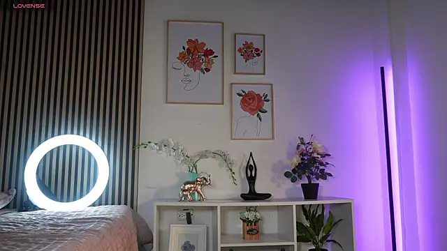 LillyDolls23 online show from 05.29.26