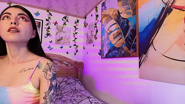 Snapshot of Teresa_Moon_ chatting on 02.22.25 Teresa Moon online show from 02.22.25