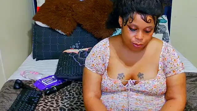 THESHORTQUEEN online show from 12.03.25