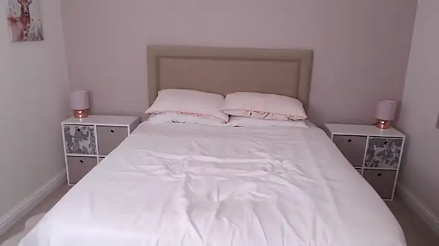 British Goddess Anna online show from 01.21.25