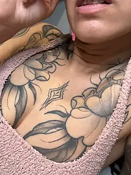 Snapshot of Nadiasexy chatting on 03.22.25 Nadiasexy online show from 03.22.25