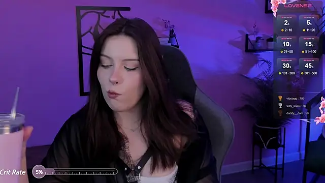 CoralineKeyns online show from 12.12.24