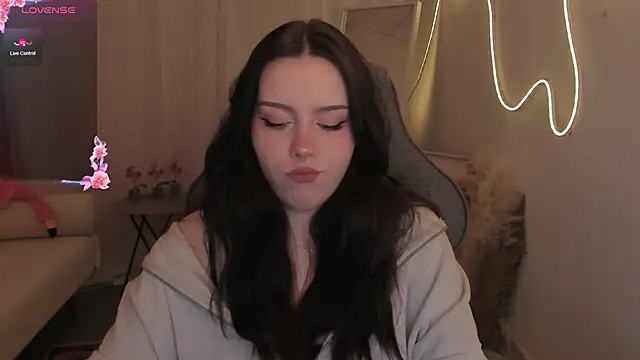 CoralineKeyns online show from 03.12.26