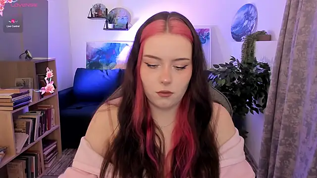 CoralineKeyns online show from 04.02.26