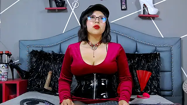 Snapshot of Evangeline chatting on 02.28.25 Evangeline online show from 02.28.25