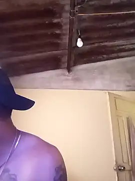 Snapshot of dantero chatting on 12.26.24 dantero online show from 12.26.24